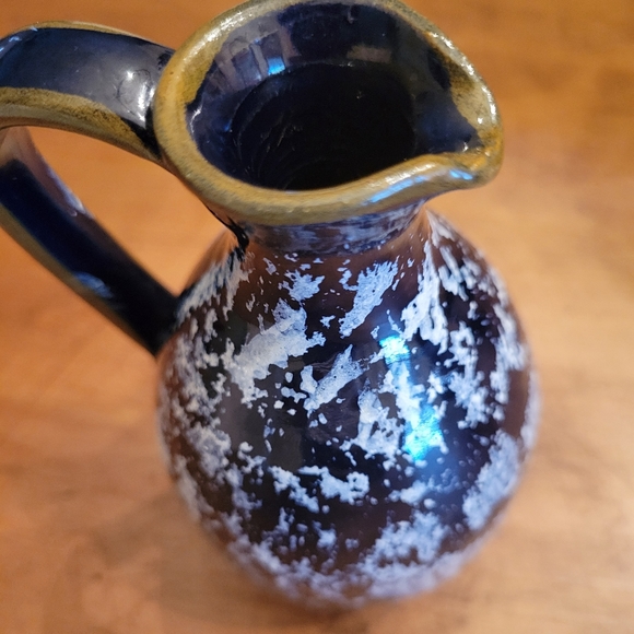 Bundle add on item: mini bud vase /oil pour bottle blue small - Picture 5 of 7